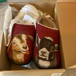 NIB LL Bean Women’s 7 Daybreak Clogs w/ Goats